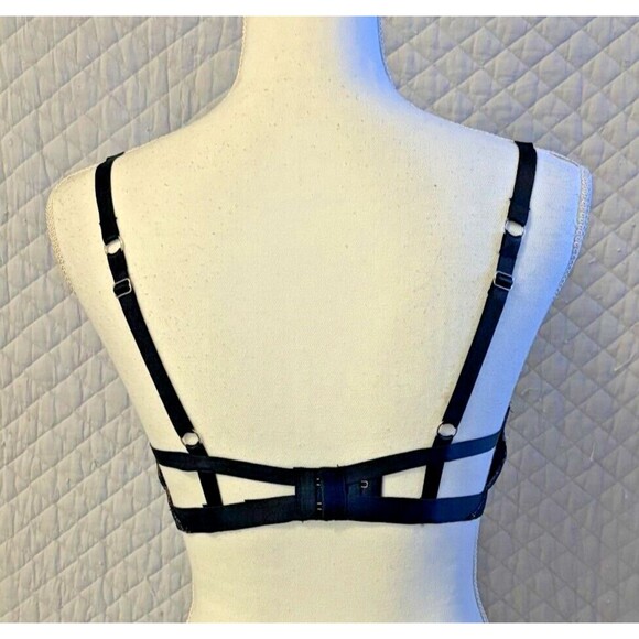 Victoria's Secret Black Gold Metallic Lace Underwire Push Up Bra 36 C, pre-loved - Picture 5 of 11